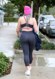 Paige spiranac shared a golf course selfie on monday, the same day she opened up on her playing a round podcast about her underwear preference. Iskra Lawrence In Tights Out In Miami 01 26 2019 Hawtcelebs