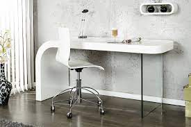 An einem weißen schreibtisch aus massivholz, in einem hell eingerichteten büro, arbeitet man gern. Design Schreibtisch Malmo Hochglanz Weiss 140cm Dunord Design