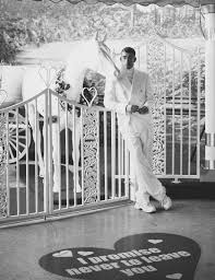Benito antonio martínez ocasio, más conocido por su nombre artístico bad bunny, es un cantante y rap. Bad Bunny And Galore S Fantasy Wedding Whats Next In 2019