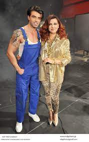 Εντυπωσίασε η καίτη γαρμπή στη σκηνή του «dancing with the stars 4» με το τραγούδι που της παρά την ηλικία της, η καίτη γαρμπή απέδειξε ότι παραμένει σπουδαία ερμηνεύτρια, αλλά και μια. Ki Omws Ayth Einai H Kaith Garmph Poso Alla3e People Amp Style Eidhseis