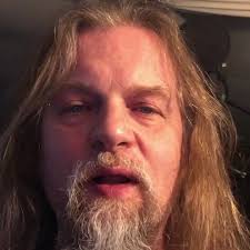 My favorite George Jones drinking' song. “If drinkin' don't kill me her  memory will” Just some simple chords