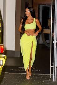 When it comes to kim kardashian, 40, there is nothing she loves more than showing. Fashion Looks Fotos Der Kleider Von Kim Kardashian Gala De