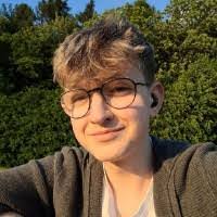 Alex Merenda's Instagram, Twitter & Facebook