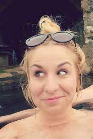 There's something innately thrilling about swimming in the nude—for one, it's not something typically done on most beaches, and second, baring skin that's usually hidden is an adventure in itself. 3 Girls Skinny Dipping In Hotel Pool Pt 1 Free Porn Cloudy Girl Pics