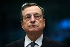 Draghi erinnerte an die fast 95000 menschen, die im zusammenhang mit dem coronavirus in italien bisher gestorben sind, und hob besonders die todesopfer unter dem medizinischen personal hervor. Italien Die Schwierige Rettungsmission Des Mario Draghi