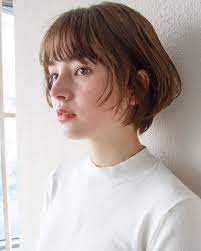 ショートボブヘアが似合わない女性の特徴 似合う人との違いを顔の形 髪質 服装別に紹介 lamire ラミレ ショートボブ ヘアスタイリング ボブヘア
