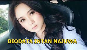 Untuk melihat detail lagu kekasih paksa rela klik salah satu judul yang cocok, kemudian untuk link. Biodata Intan Najuwa Pelakon Drama Kekasih Paksa Rela Suara Viral Malaysia
