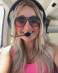 Kay Land's Instagram, Twitter & Facebook