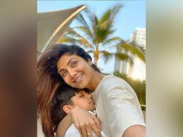 Rekha, shilpa shetty snapped on the sets of super dancer chapter 3. Shilpa Shetty Marks 9th Birthday Of Son Viaan With Priceless Throwback Video