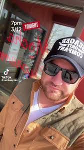 Anthony Warlick's Instagram, Twitter & Facebook