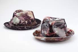 Polly Afelbaum I Tip My Hat To You 2013 Venetian Glass Artist At Work Contemporary Artists Glass Art