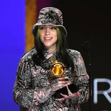 Born december 18, 2001) is an american singer and songwriter. Billie Eilish Sie Zeigt Sich In Einem Ganz Ungewohnten Look Gala De