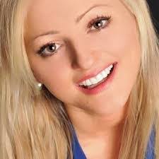 Holly Echols's Instagram, Twitter & Facebook