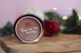 Que Vaut Le Maquillage Mb Milano Le Boudoir D Amandine Maquillage Base Maquillage Produit De Maquillage