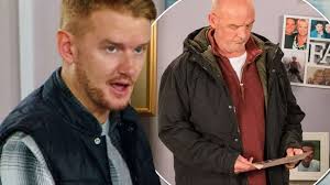 Coronation Street: Can Carla get through to Simon?