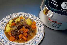 Un Boeuf Bourguignon Trop Facile Et Trop Bon Avec Le Robot Companion Bœuf Bourguignon Recette Boeuf Bourguignon Recette
