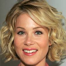 May 27, 2021 · after what feels like a lifetime of waiting, friends: Swashvillage Christina Applegate Biografie