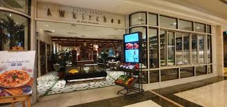 Good mall, good ambience, many good restaurants & cafés, good cinemax, international brands boutique, great department stores, all in just one mall, perfect! baby savira tirtodiningrat b/c senayan city Food Beverage Plaza Senayan