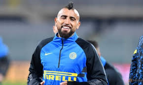 Vidal, positivo de coronavirus, acusado de una fiesta en el hotel el rey arturo. Chile Midfielder Vidal Recovering From Covid 19 In Hospital Egypttoday