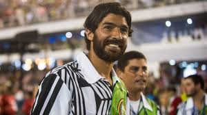 Born 17 october 1976) is a uruguayan professional footballer who plays as a striker for sud américa. Uruguay Striker Sebastian Abreu Signs For 26th Club Breaks Guinness World Record