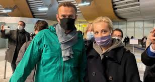 Alexei navalny thanks 'unknown friends' for saving his life after poisoning. Kcidrrzyzx 04m