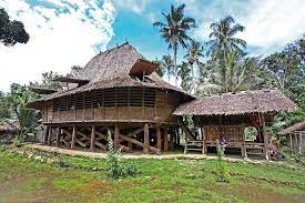 Bangunan rumah adat nias tengah merupakan perpaduan dari nias utara dan nias selatan. Omo Sebua Dan Omo Hada Rumah Tradisional Nias Yang Tahan Gempa Arsitag