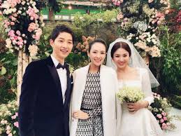 The Happy Couple Song Joong Ki And Song Hye Kyo With Their Honorary Guest Zhang Zi Yi Song Hye Kyo Song Joong Ki Couples Songs