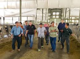 Portal rasmi kementerian pertanian industri asas tani malaysia moa. Ke Gunung Kawi Menteri Pertanian Malaysia Tinjau Peternakan Sapi Perah Portal Berita Ngawi