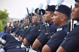 Sebahagian peserta yang menyertai sambutan hari kebangsaan 2017 yang bertemakan `negaraku sehati sejiwa' di dataran merdeka. Twitter à¤ªà¤° Berita Harian Barisan Anggota Polis Mengusung Senjata Ketika Menyertai Perbarisan Kawalan Kehormat Pada Sambutan Peringatan Hari Polis Ke 210 Di Melaka Https T Co Jo17nvspzd