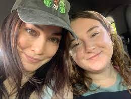 Tabitha Weeks's Instagram, Twitter & Facebook