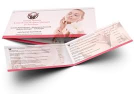 Professionelle kosmetik, maniküre, medizinische fußpflege, pediküre, massagen und ultraschall. Kosmetik Flyer Design Kosmetik Handzettel Erstellen Inkl Druck