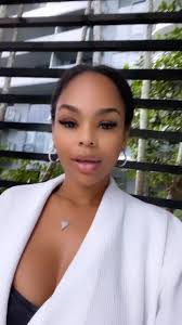 Deirdre Parrish's Instagram, Twitter & Facebook