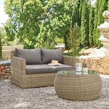 table basse de jardin en verre trempe et resine tressee l 92 cm maisons du monde table basse en osier table basse jardin table basse