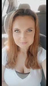 Amber Ehrhart's Instagram, Twitter & Facebook