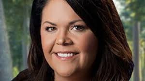 Julie Pence's Instagram, Twitter & Facebook