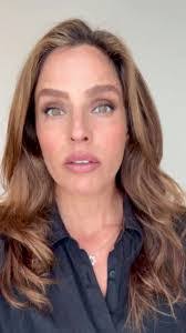 Karen Arp's Instagram, Twitter & Facebook