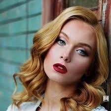 Leanne Hoadley's Instagram, Twitter & Facebook