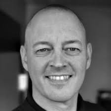 Mødes vores underviser og konsulent Lars Frisk Rossen // Aros Business  Academy