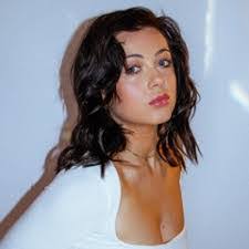 Saveth Sek's Instagram, Twitter & Facebook