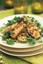 Salade De Poulet Marine Au Citron Vert Cacahuetes Et Menthe Salade Poulet Poulet Marine Citron Poulet Marine