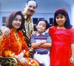 Lawyer rosmah emotionally upset distressed upon hearing court s decision. Kecantikan Rosmah Didedahkan Oleh Doktor Kosmetik Tehpanas