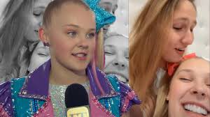 Jojo siwa revealed who her girlfriend is in an instagram post that might make you shed actual tears. Jojo Siwa Celebrates First Valentine S Day With Girlfriend Kylie Entertainment Tonight