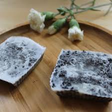 Diy Mon Galet Exfoliant Au Marc De Cafe Et A L Huile De Coco Marc De Cafe Exfoliant Lhuile De Coco