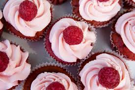 Cupcakes Framboise Chocolat Blanc Creation 123 Merveilles Photo Temps Instant Cupcakes Chocolat Blanc Et Chocolat
