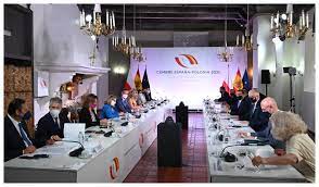 Despeja polonia el centro de koke pero enseguida recupera españa que está muy comprometida e intensa en la presión tras pérdida. Demoledor Informe De La Ocde Sobre La Economia Espanola
