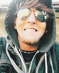 Kelli Finch Vonallmen (@alongthedirtroad) • Instagram photos and videos