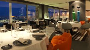 Le Restaurant Tetedoie Est Un Incontournable De La Gastronomie Lyonnaise Sur Les Hauteurs De Lyon Decouvrez La Cuisine Gastro Restaurant Deco Bar Restaurant