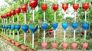 Bunga mawar dari kaleng alumunium. Kreatif 12 Contoh Gambar Pot Bunga Dari Botol Bekas Yang Unik