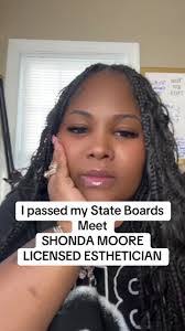 Shonda Moore's Instagram, Twitter & Facebook
