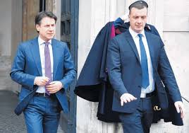 A quanto pare meglio fare il portavoce che il premier in italia, rocco casalino infatti guadagna più di conte. Rocco Casalino Guadagna Piu Di Conte Ecco I Costi Dello Staff Di Palazzo Chigi Itaca Notizie